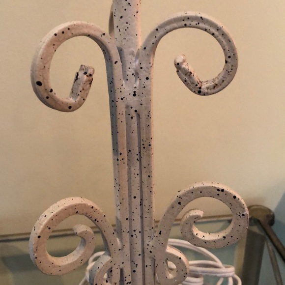 Lamp - Picture 2 of 3